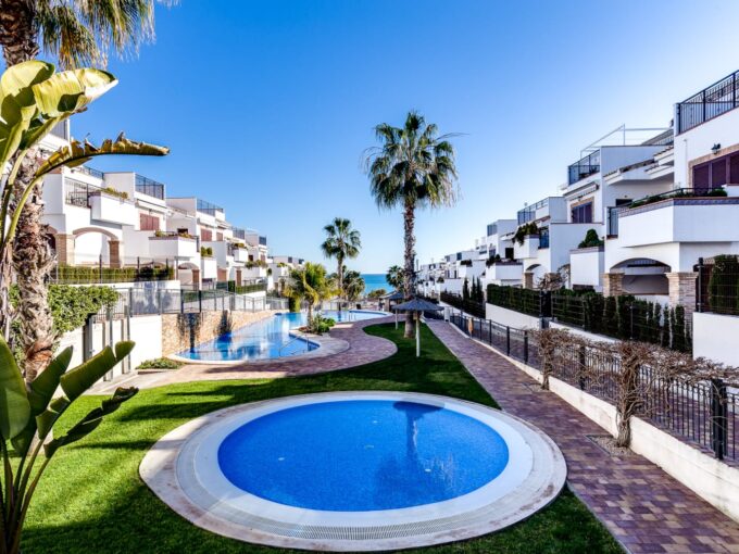 2-bedroom, 2-bath apartment with a private terrace in Torrevieja- TV-20240824-01